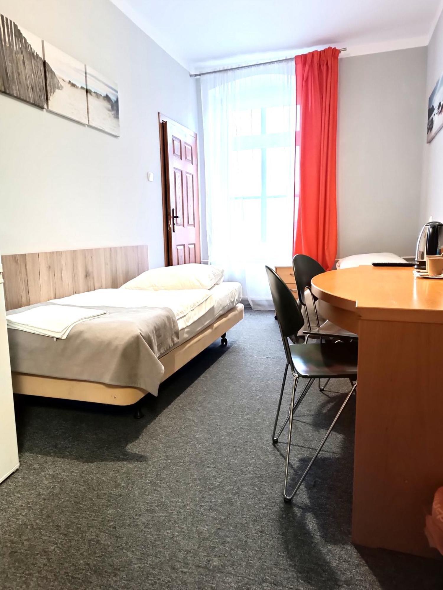 Hostel Krosnienska 12 ジェロナ・グラ エクステリア 写真