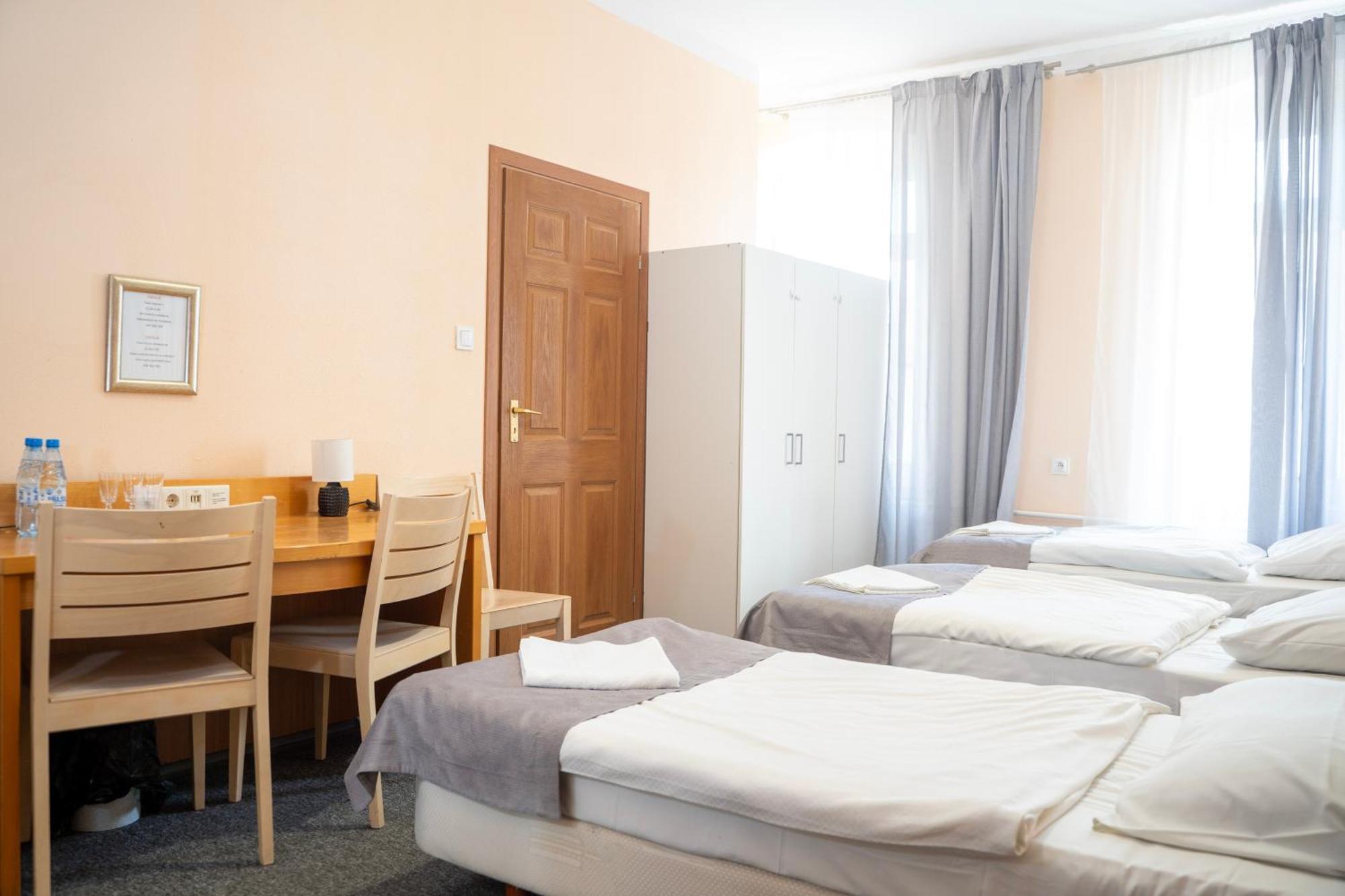 Hostel Krosnienska 12 ジェロナ・グラ エクステリア 写真