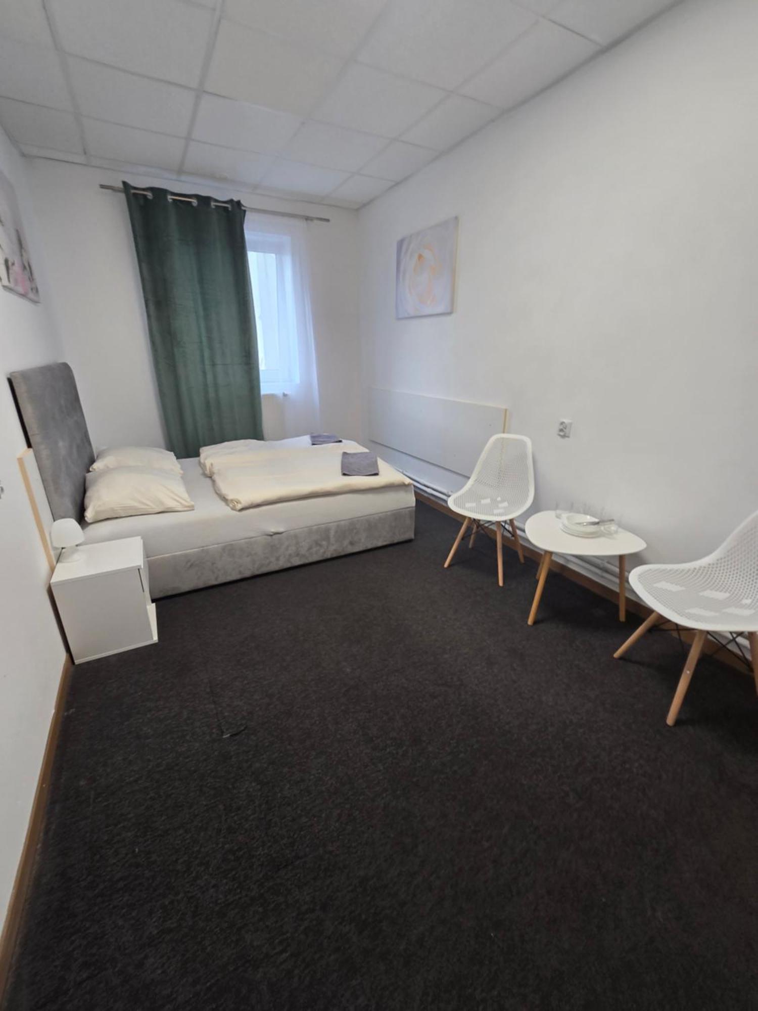 Hostel Krosnienska 12 ジェロナ・グラ エクステリア 写真
