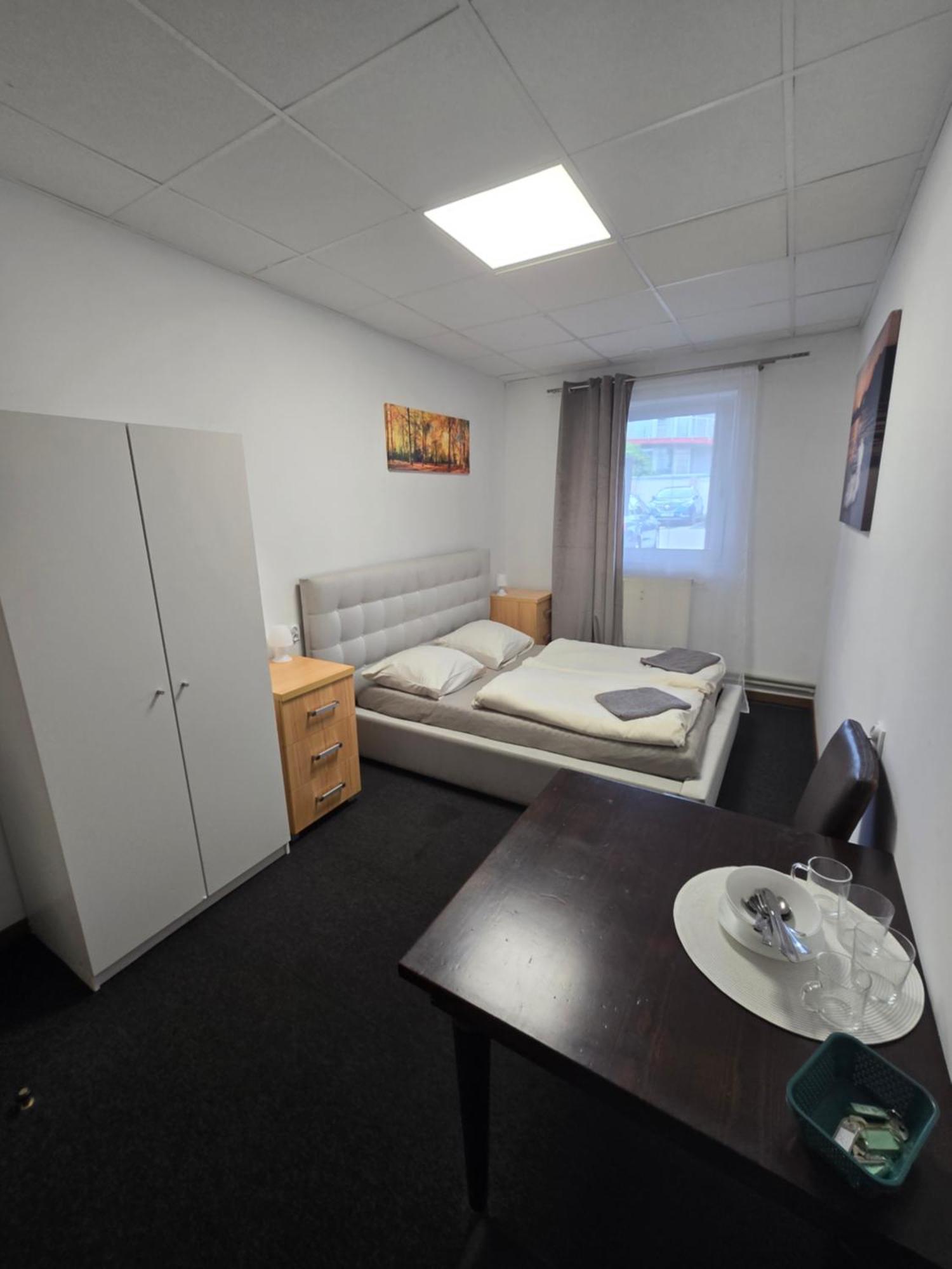 Hostel Krosnienska 12 ジェロナ・グラ エクステリア 写真